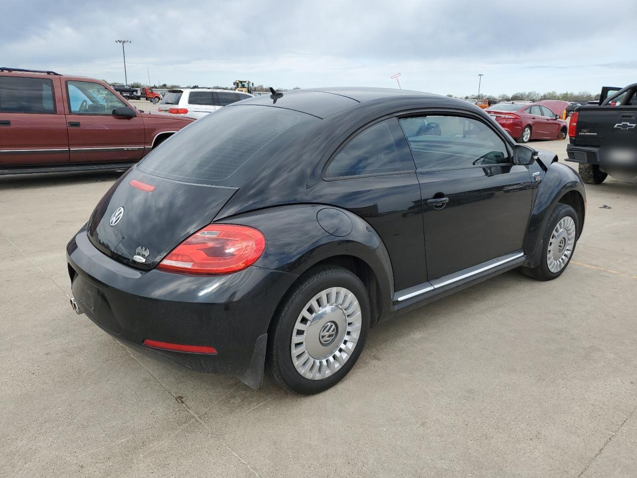 3VWHX7AT8DM603892 2013 Volkswagen Beetle