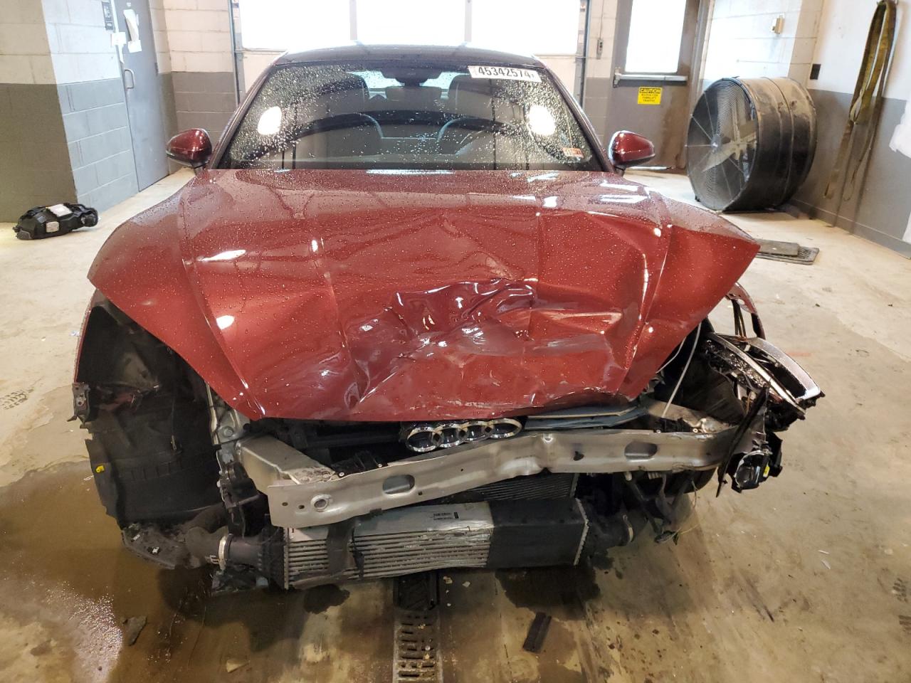 Фото: WAUBNCF51JA005988 - 5