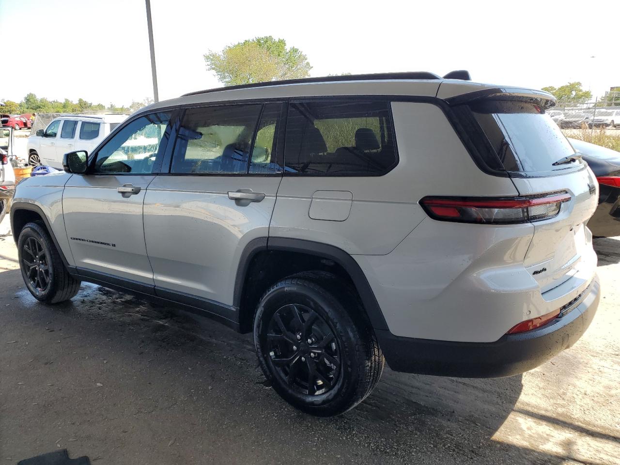 2024 Jeep Grand Cherokee L Laredo vin: 1C4RJKAG8R8507674