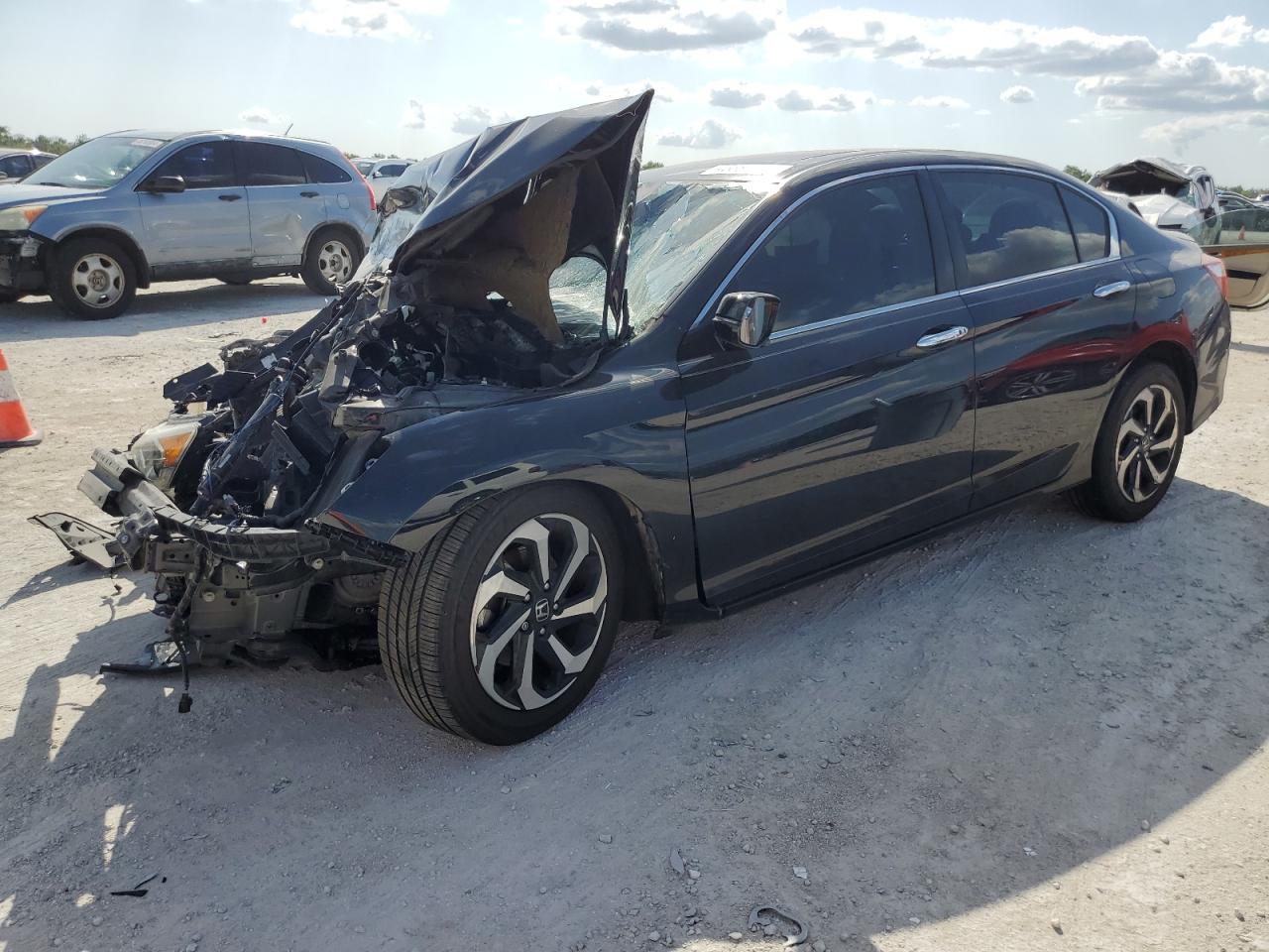1HGCR2F87HA106528 HONDA ACCORD 2017