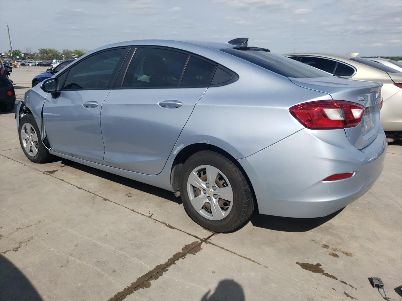 2018 Chevrolet Cruze Ls vin: 1G1BC5SM7J7220198