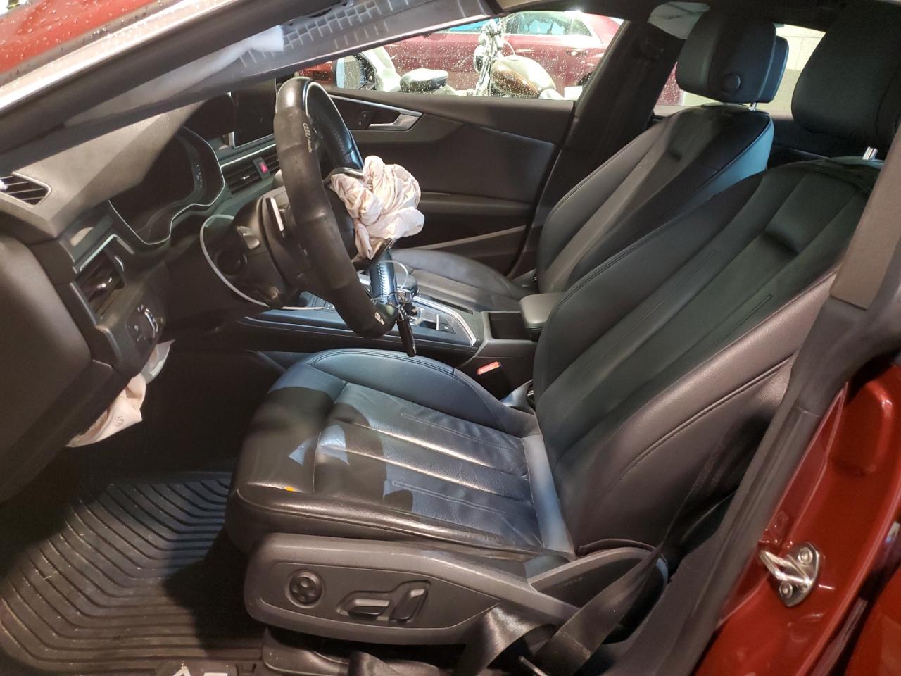 Фото: WAUBNCF51JA005988 - 7