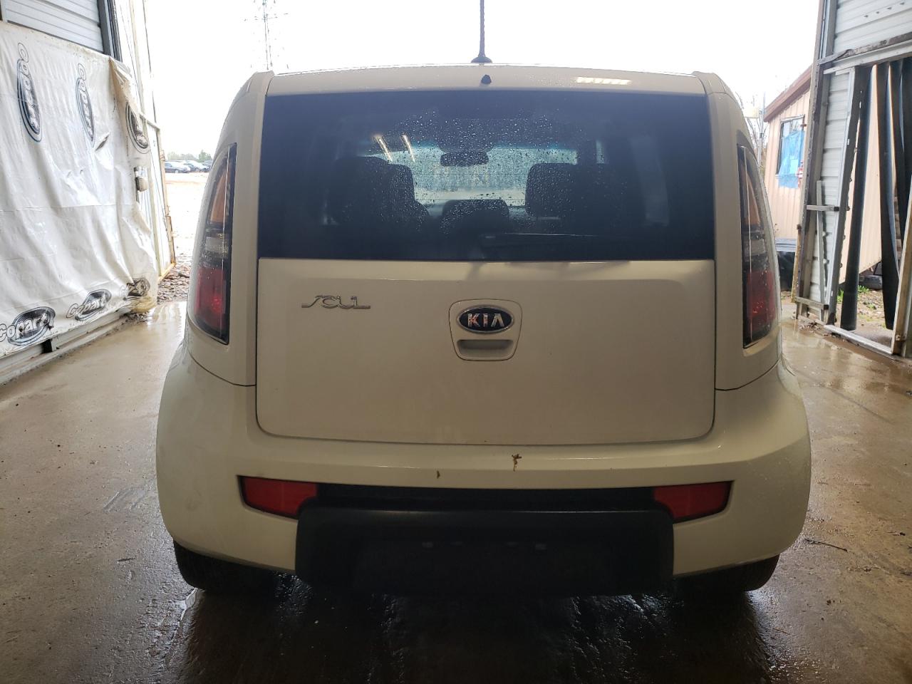 KNDJT2A25B7716944 2011 Kia Soul +