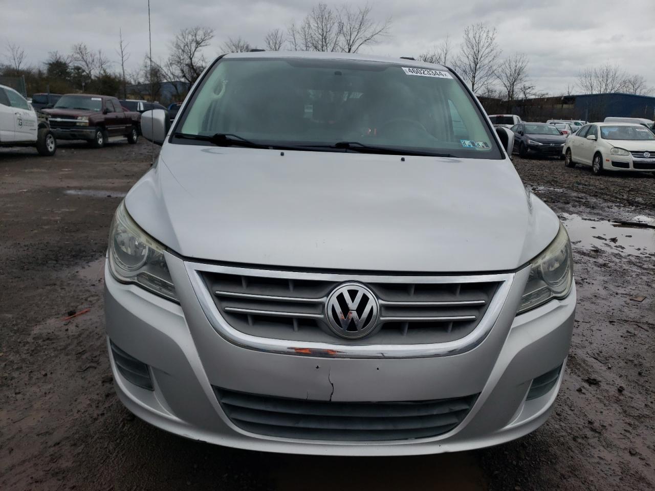2v4rw3dg9br622061 2V4RW3DG9BR622061 2011 Volkswagen Routan Se