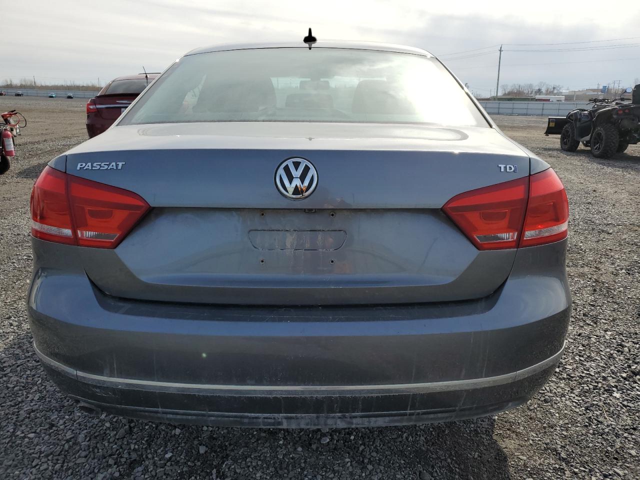 2015 Volkswagen Passat S vin: 1VWAV7A36FC102057