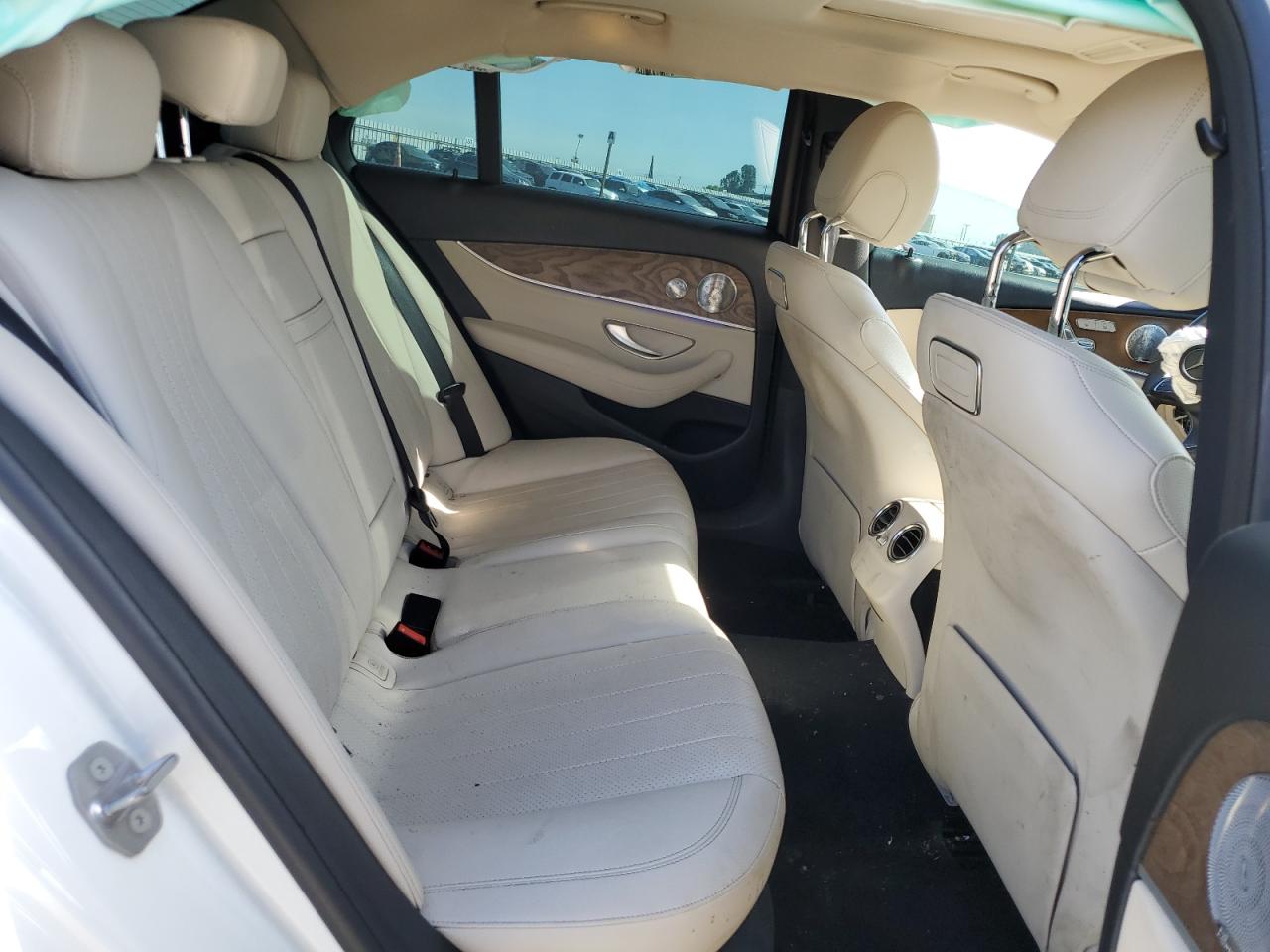 WDDZF4JB4JA407589 2018 Mercedes-Benz E 300