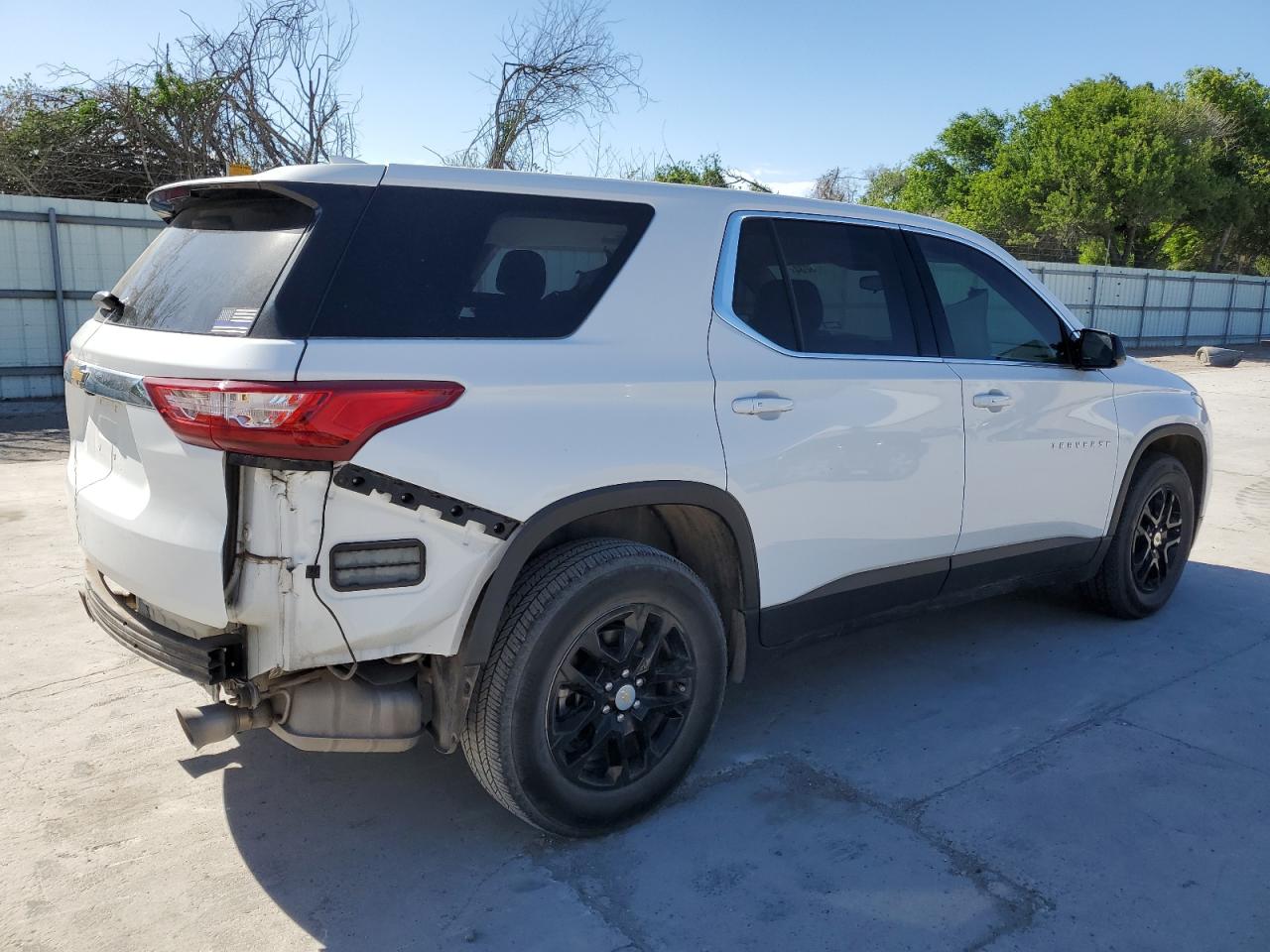 2020 Chevrolet Traverse Ls vin: 1GNERFKW7LJ301712