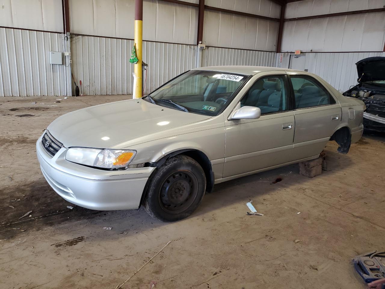 4T1BF22K0YU110757 2000 Toyota Camry Le