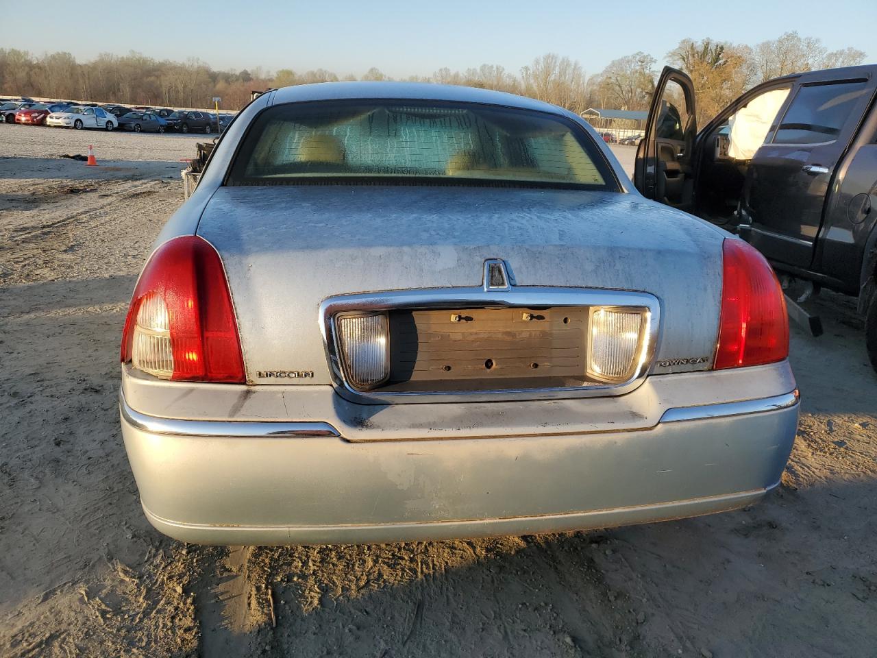 1LNHM82V56Y626549 2006 Lincoln Town Car Signature Limited