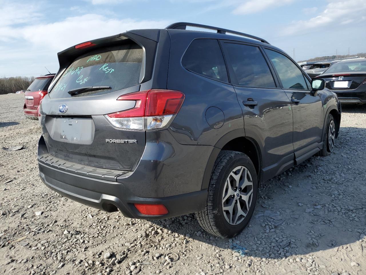 2021 Subaru Forester Premium vin: JF2SKAFC9MH529692