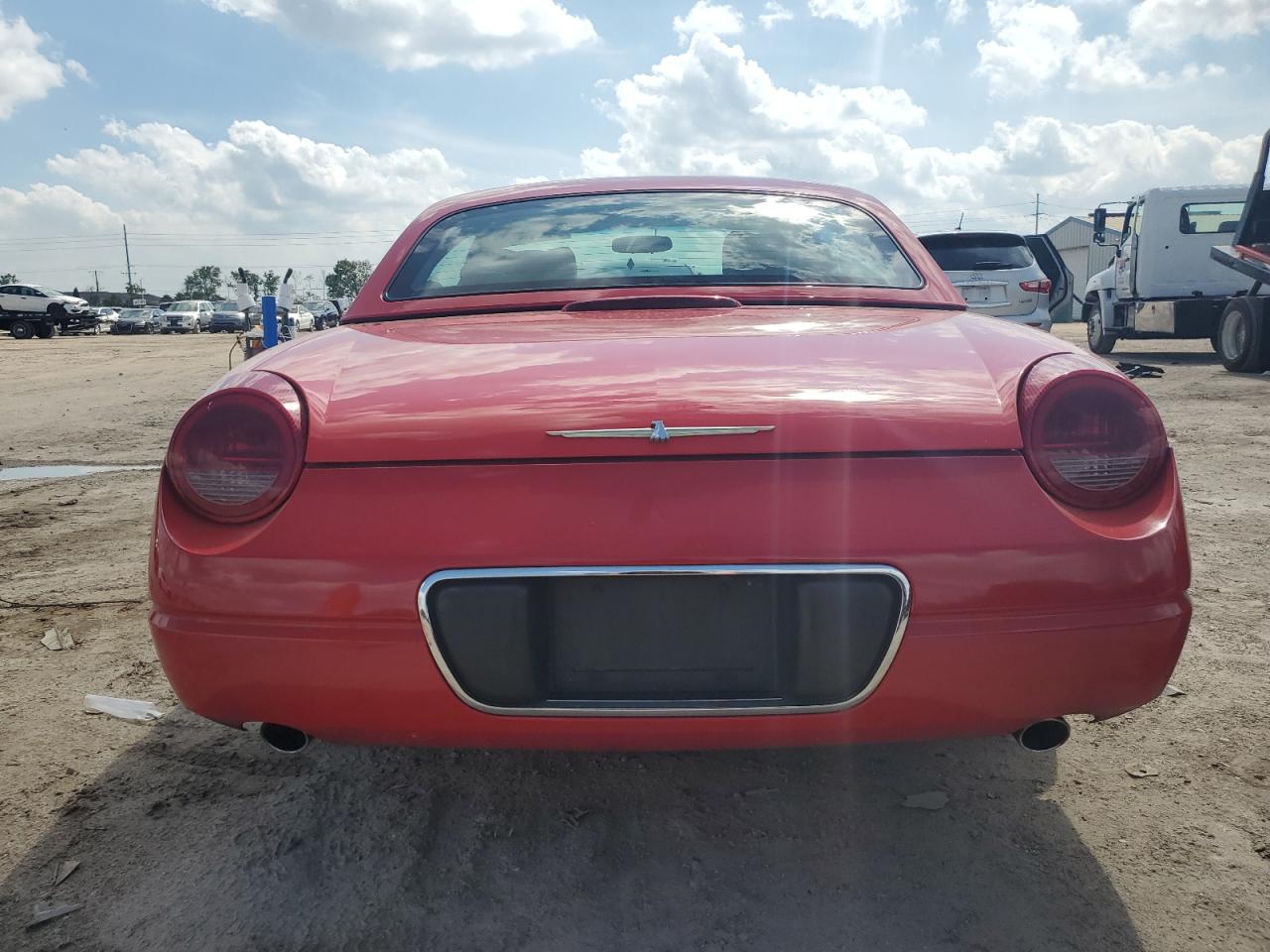 1FAHP60A92Y121128 2002 Ford Thunderbird