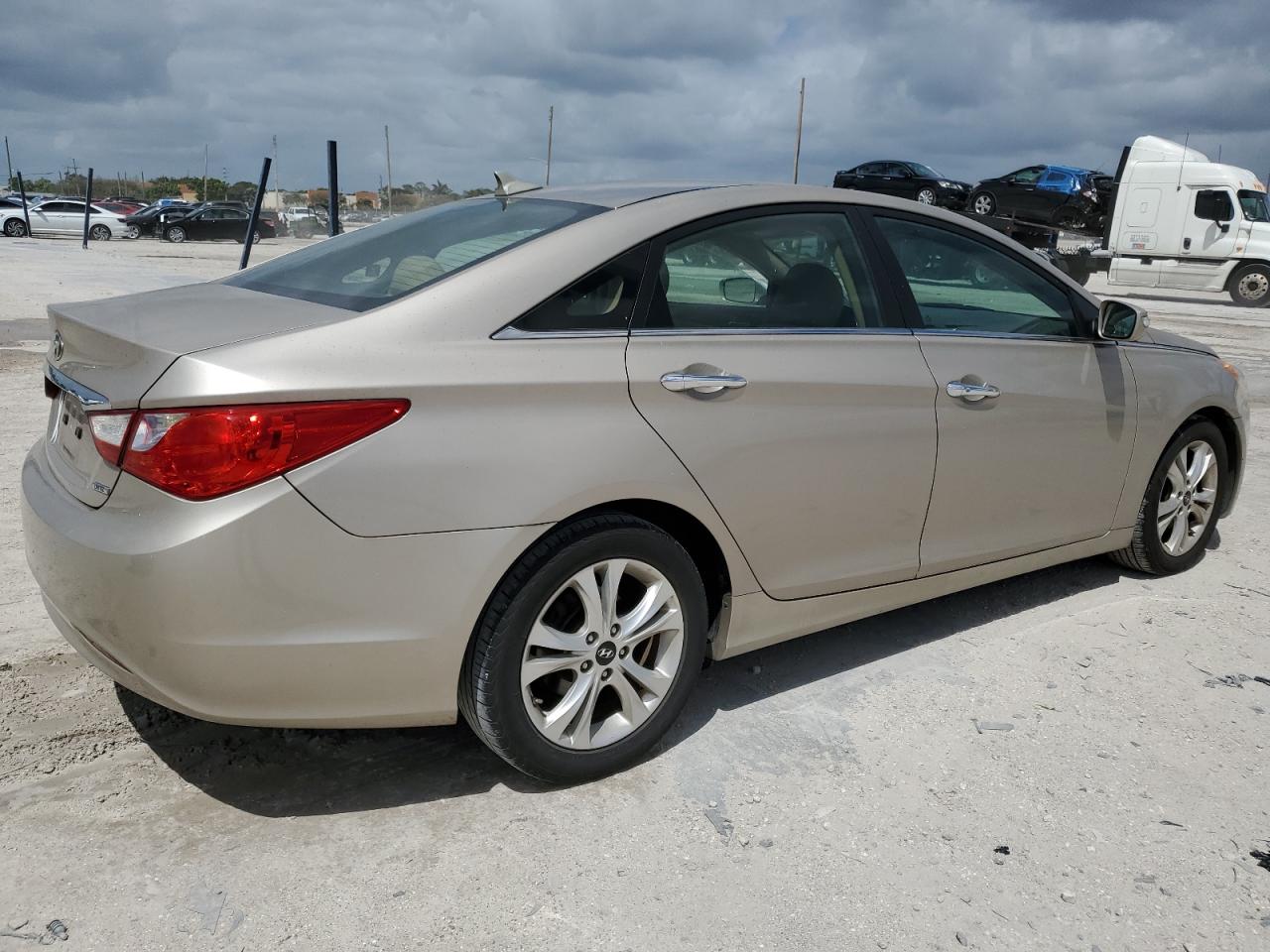 5NPEC4AC4BH277575 2011 Hyundai Sonata Se