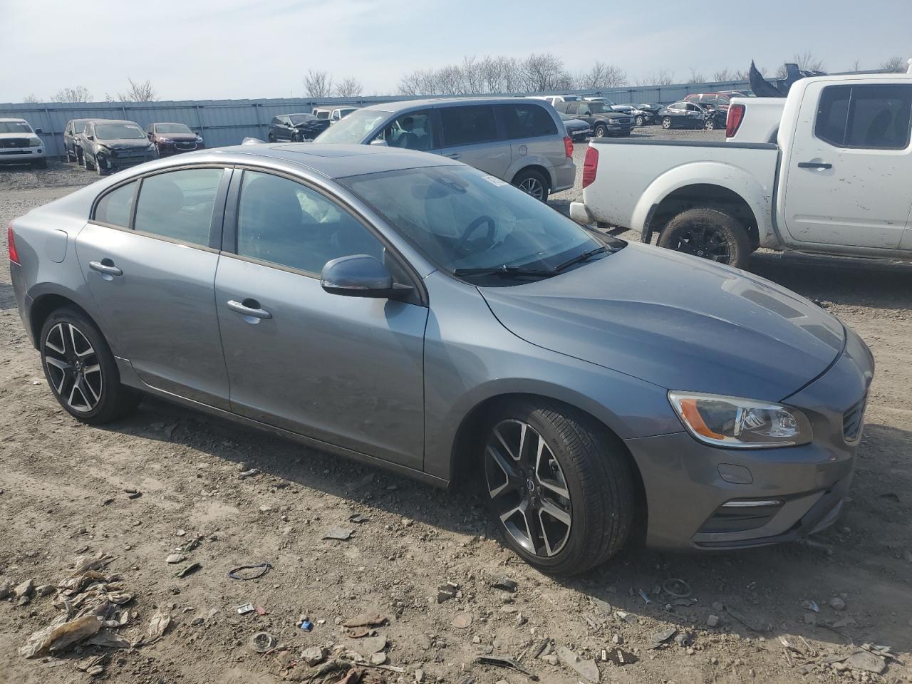 2017 Volvo S60 vin: YV126MFL1H2420389