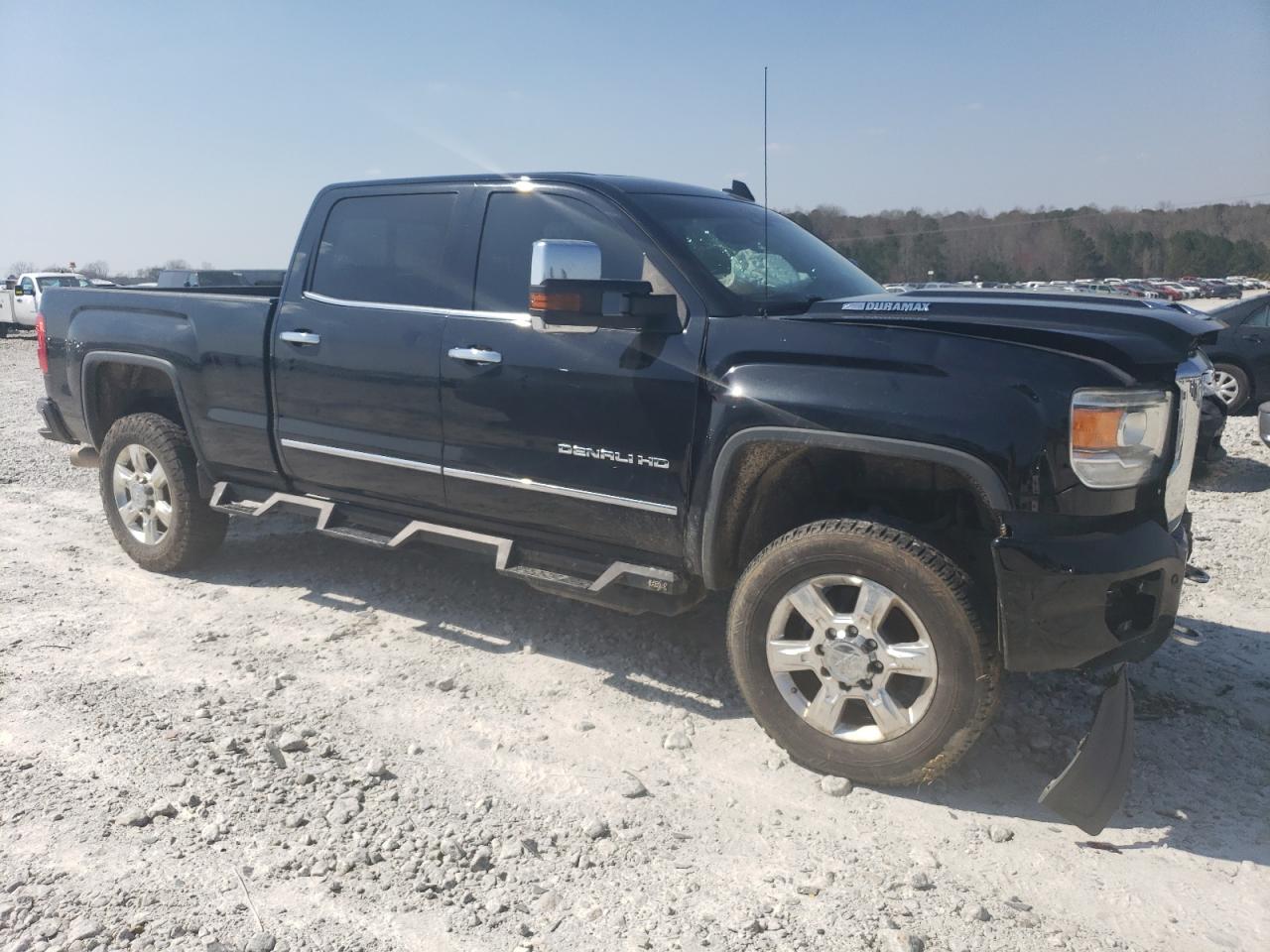 2017 GMC Sierra K2500 Denali vin: 1GT12UEY2HF108276