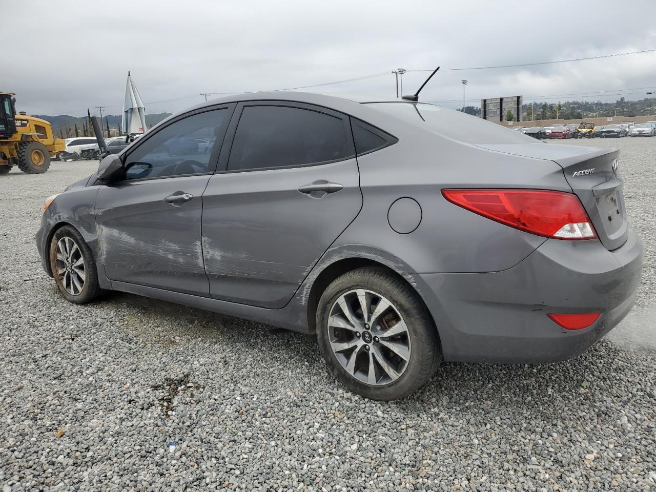 KMHCU4AE1FU823231 2015 Hyundai Accent Gls