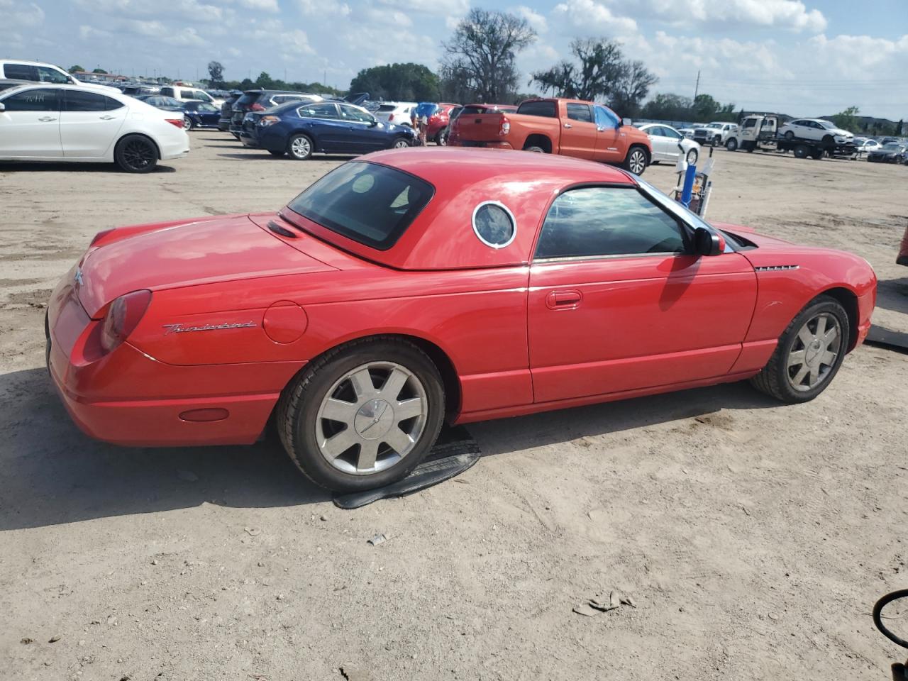 1FAHP60A92Y121128 2002 Ford Thunderbird