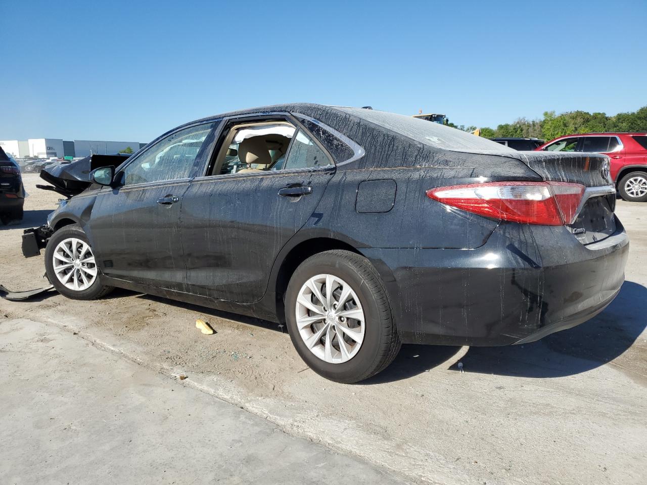 4T4BF1FK8FR482032 2015 Toyota Camry Le