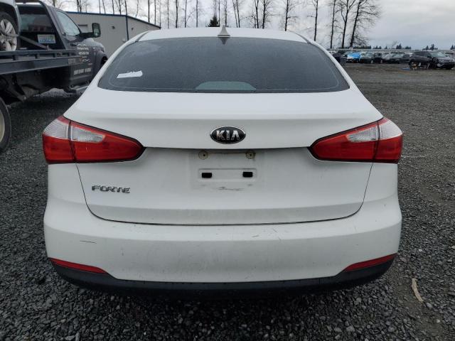 Lot #2420900348 2016 KIA FORTE LX salvage car