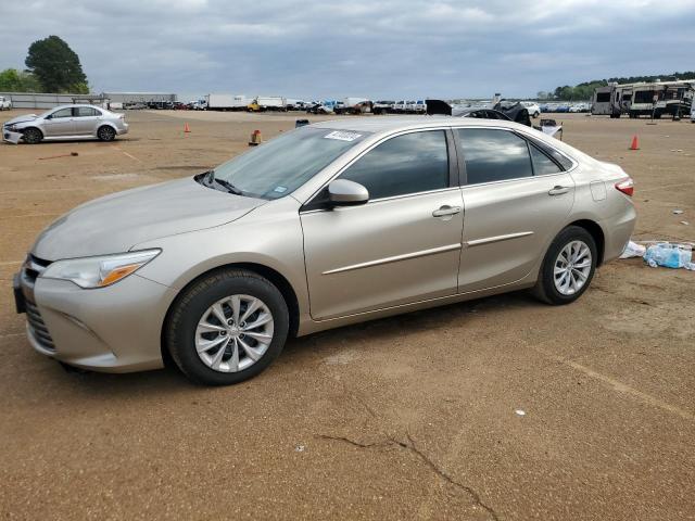 Lot #2503498839 2015 TOYOTA CAMRY LE salvage car