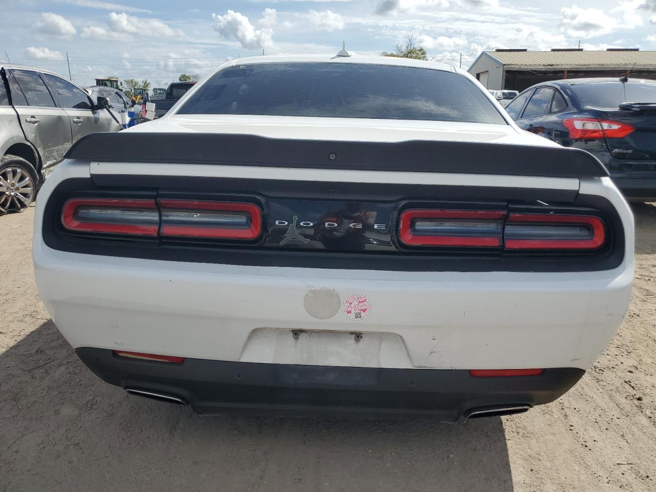 2C3CDZAG8JH339365 2018 Dodge Challenger Sxt