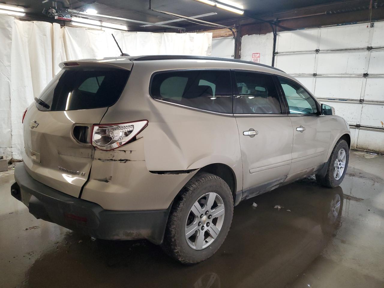 1GNKVGED9CJ137670 2012 Chevrolet Traverse Lt