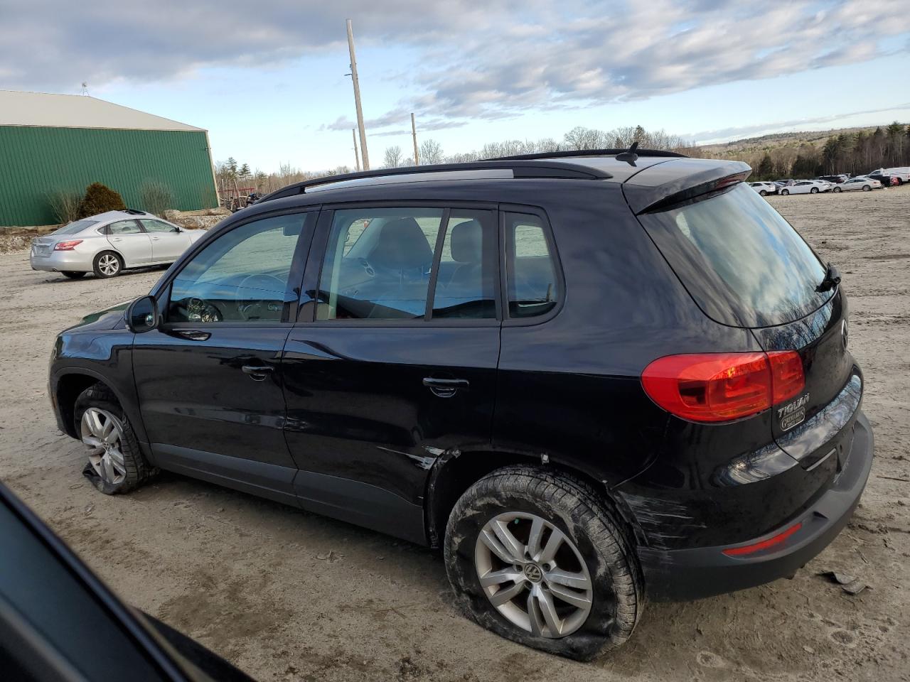 2016 Volkswagen Tiguan S vin: WVGBV7AXXGW541722