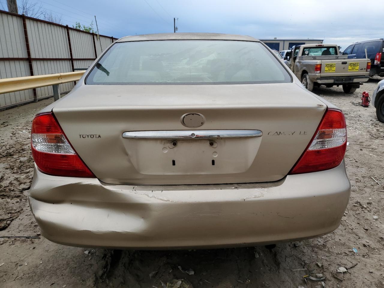 JTDBE32K640263447 2004 Toyota Camry Le