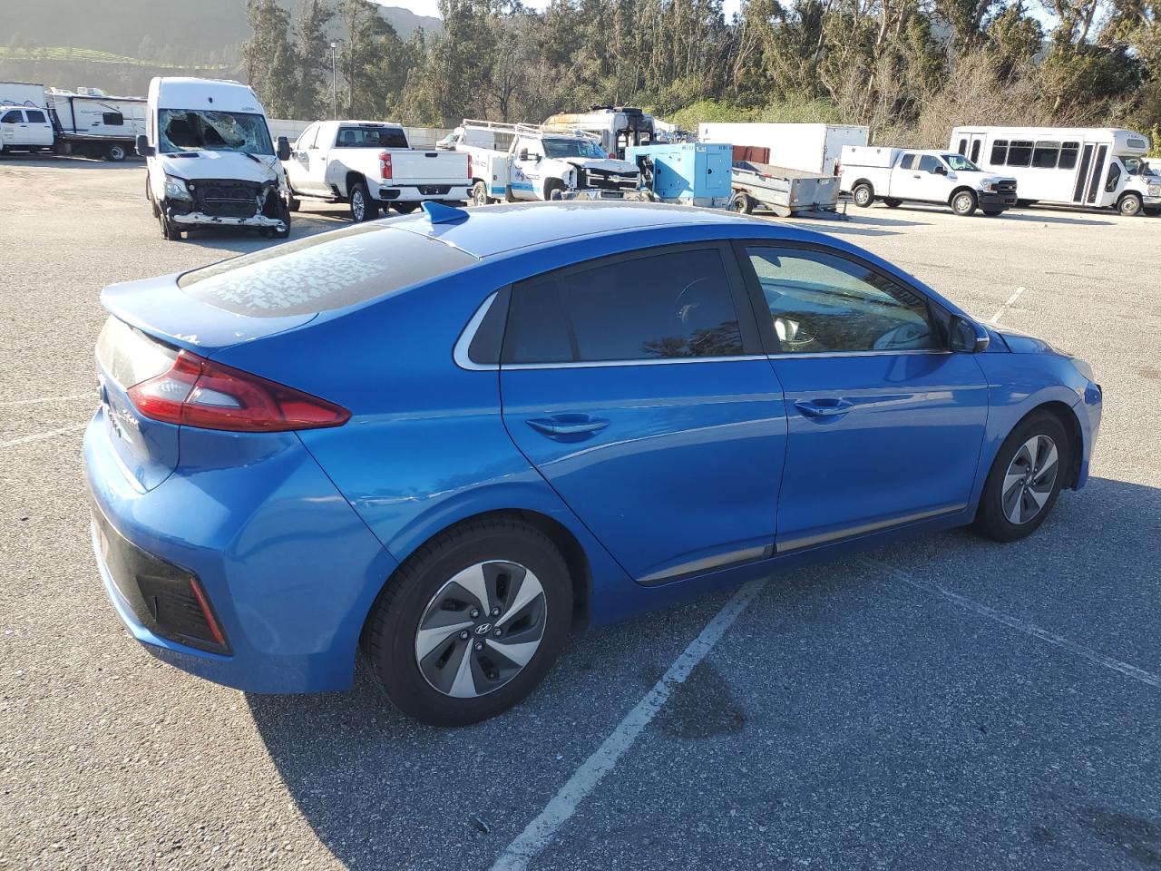 2018 Hyundai Ioniq Sel vin: KMHC75LC8JU099393