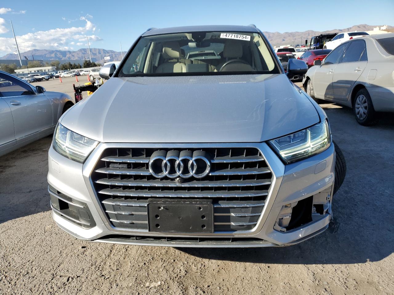 WA1LHAF7XKD037997 2019 Audi Q7 Premium Plus