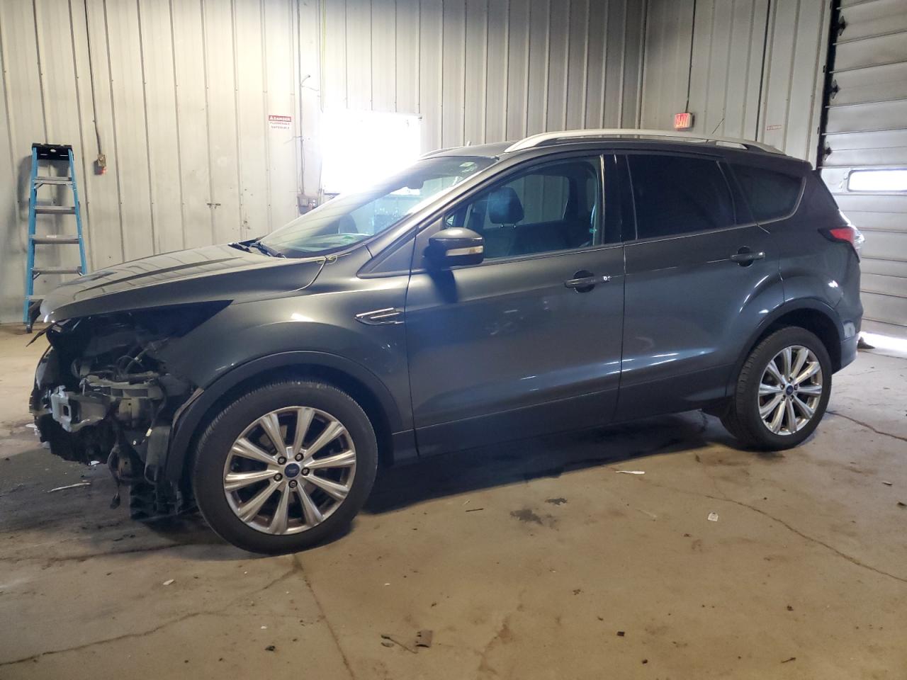 1FMCU9JD5HUC74379 2017 Ford Escape Titanium