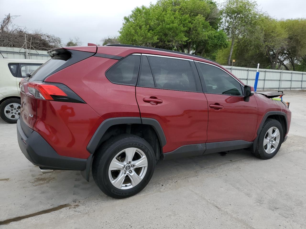 2T3W1RFV1LW099541 2020 Toyota Rav4 Xle