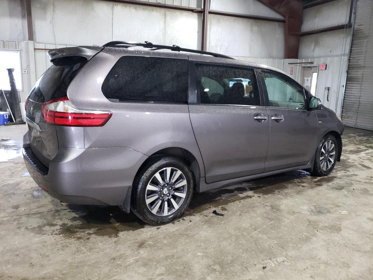 2019 Toyota Sienna Xle vin: 5TDDZ3DC3KS221217