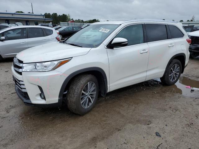 VIN 5TDJZRFHXJS544080 2018 Toyota Highlander, SE no.1