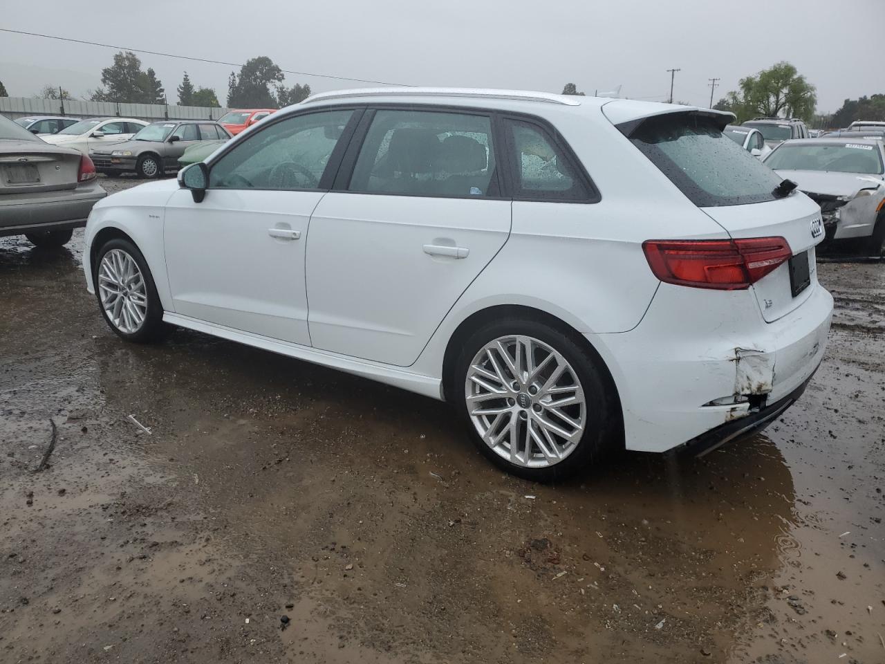 WAUUPBFF9JA078547 2018 Audi A3 E-Tron Premium