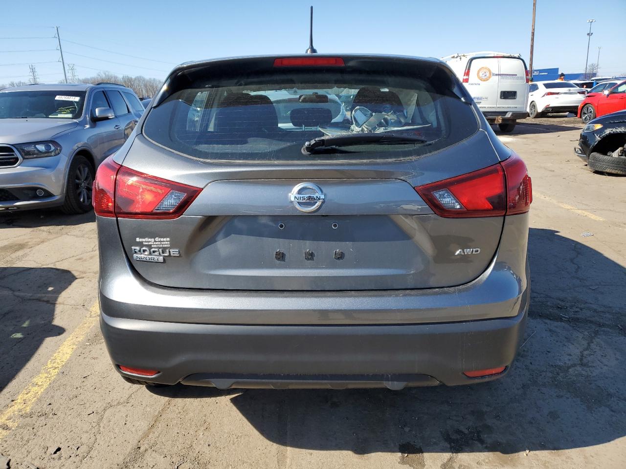 JN1BJ1CR8JW259570 2018 Nissan Rogue Sport S