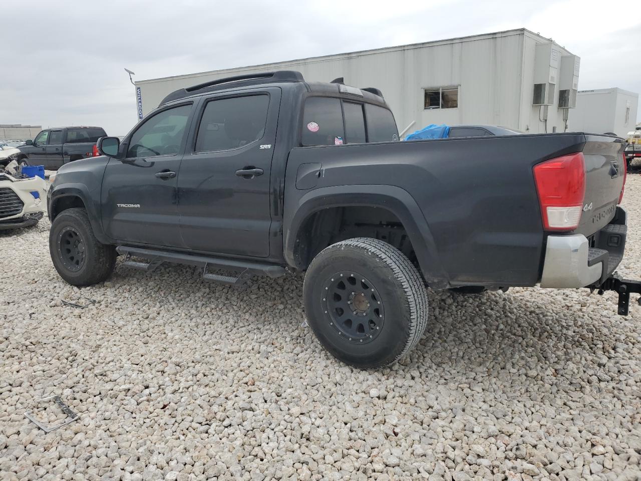 5TFCZ5AN6HX047272 TOYOTA TACOMA 2017