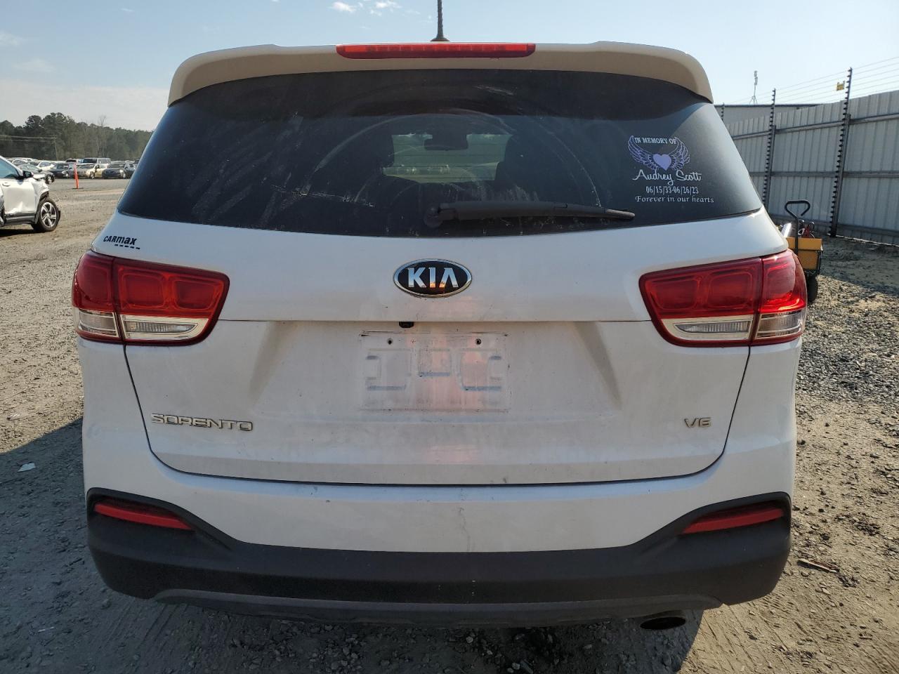 5XYPGDA52HG288394 2017 Kia Sorento Lx