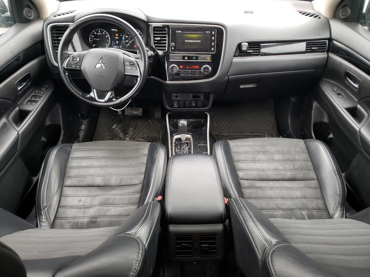 JA4AZ3A32KZ011997 2019 Mitsubishi Outlander Se