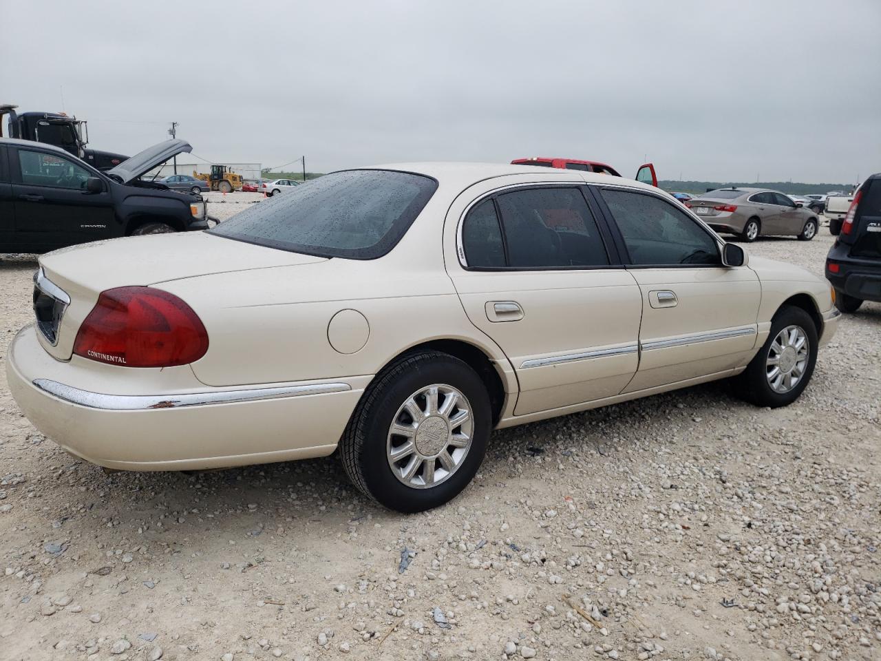 1LNHM97V62Y698823 2002 Lincoln Continental