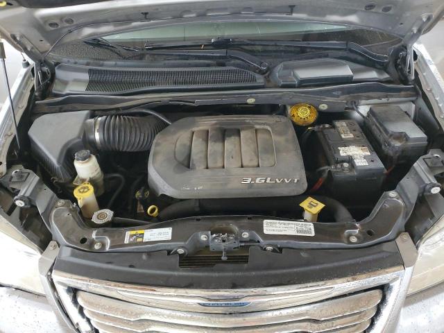 2015 CHRYSLER TOWN & COU 2C4RC1BG5FR582612