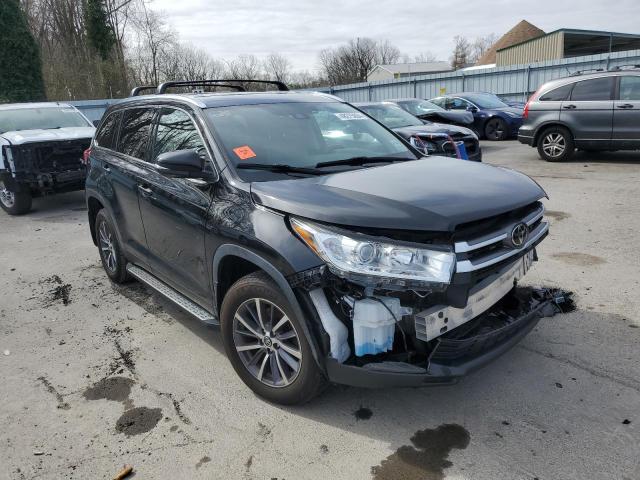 VIN 5TDJZRFH6KS606754 2019 Toyota Highlander, SE no.4