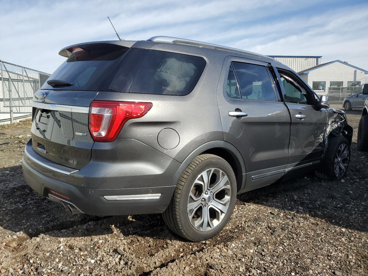 1FM5K8HT7JGB96343 2018 Ford Explorer Platinum