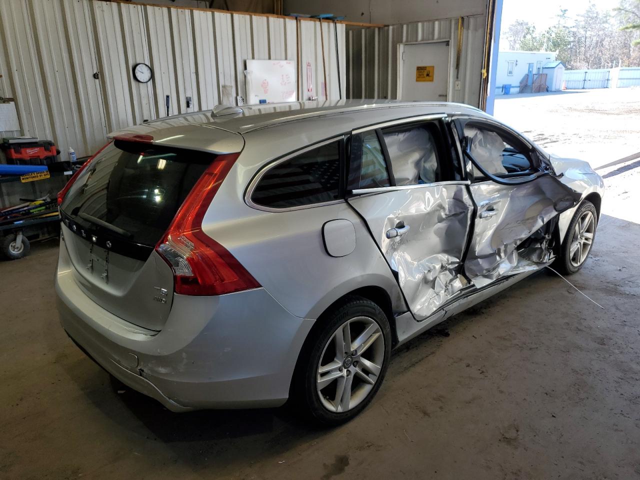 yv1612sb4f1186365 YV1612SB4F1186365 2015 Volvo V60 Premier