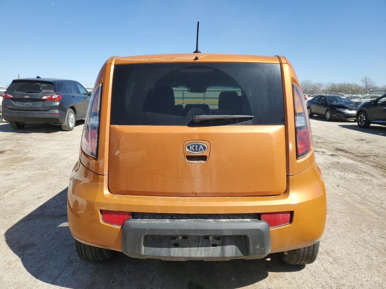 KNDJT2A21B7316850 2011 Kia Soul +