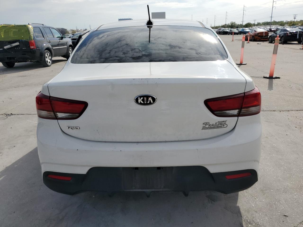 3KPA24AB4JE050950 2018 Kia Rio Lx