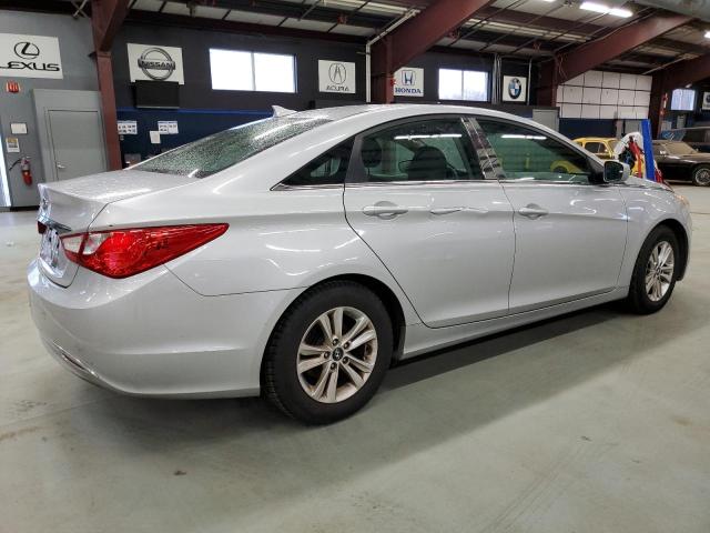 Lot #2409529943 2013 HYUNDAI SONATA GLS salvage car