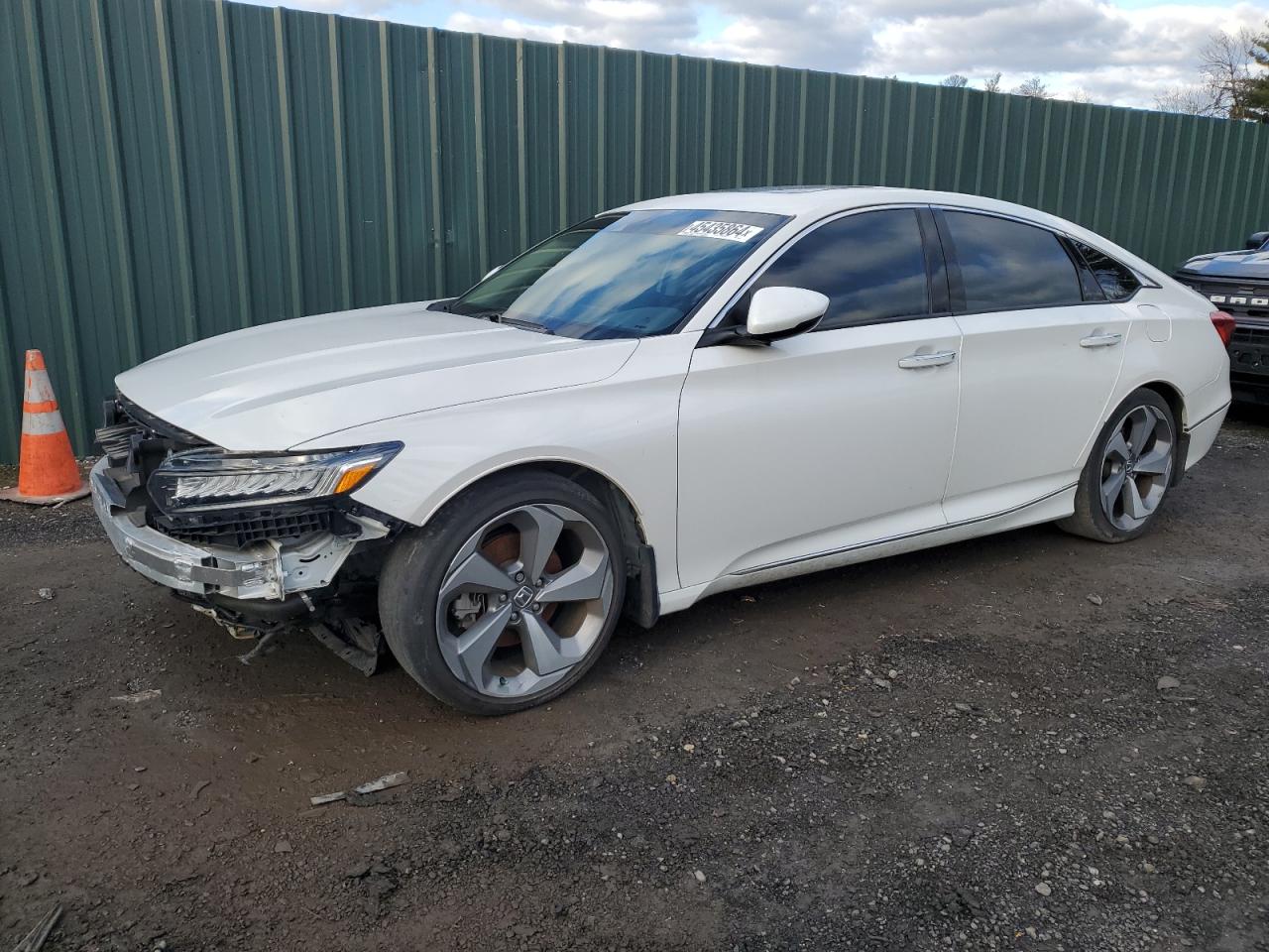 1HGCV1F98JA070899 2018 Honda Accord Touring