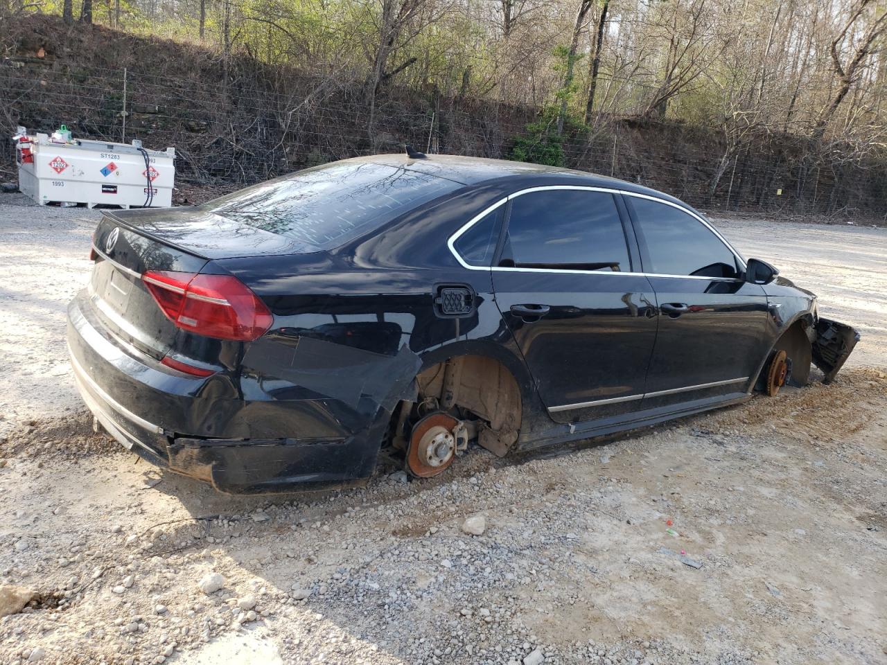 2017 Volkswagen Passat R-Line vin: 1VWDT7A34HC086267