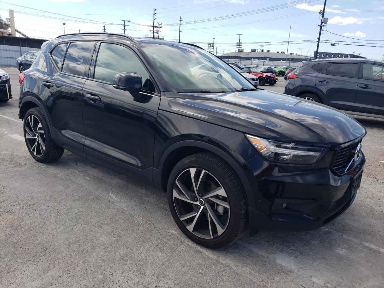 YV4162UM7N2750323 2022 Volvo Xc40 T5 R-Design