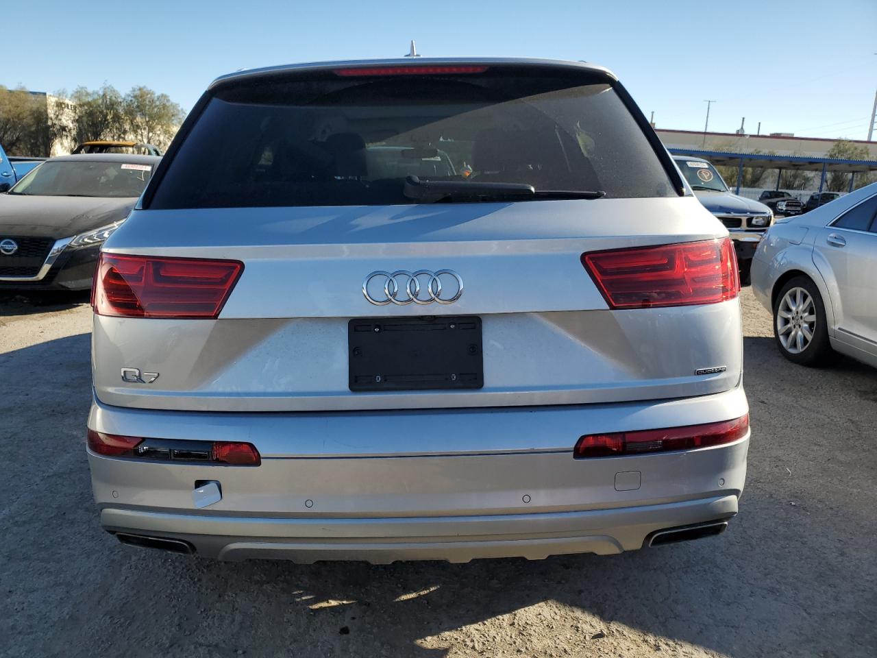 WA1LHAF7XKD037997 2019 Audi Q7 Premium Plus